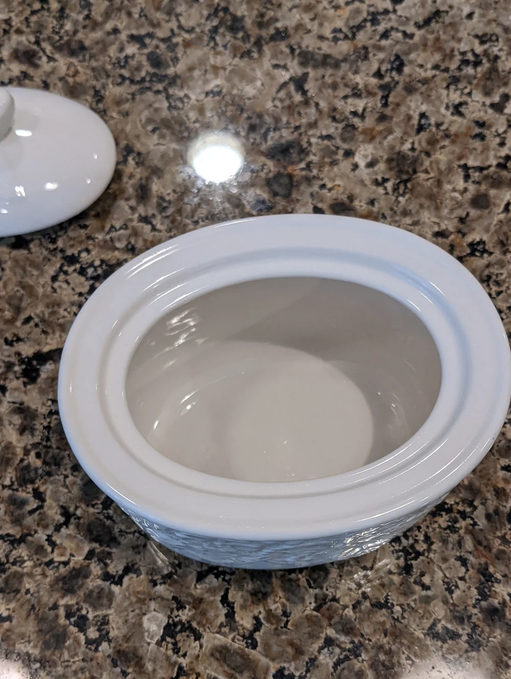 Mikasa ENGLISH COUNTRYSIDE (White) Sugar Bowl & Lid